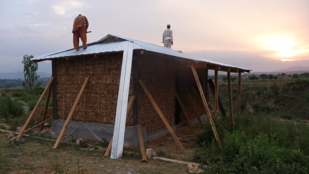 10-House Project - Roof Construction